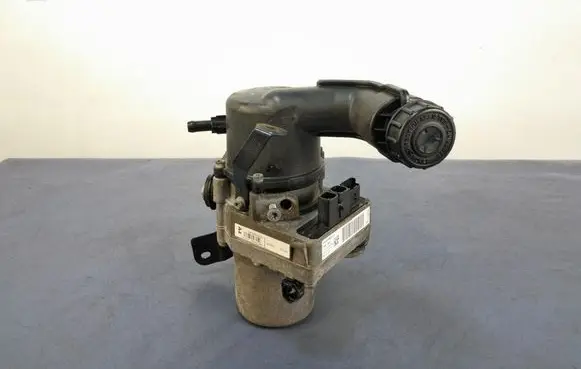 Peugeot 508 RXH Power steering pump 9675277480