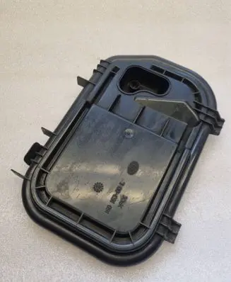 Audi A6 S6 C6 4F Headlight/headlamp dust cover 16016300L