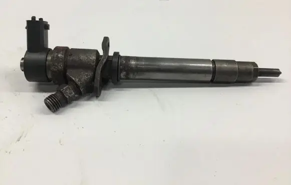Volvo V70 Fuel injector 0445110078