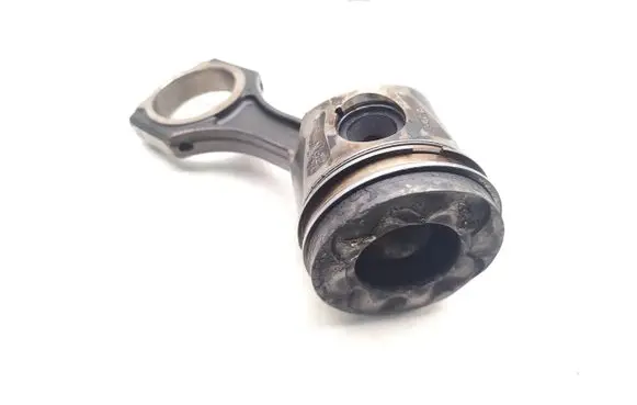 Mercedes-Benz B W246 W242 Piston with connecting rod OM651930 651930
