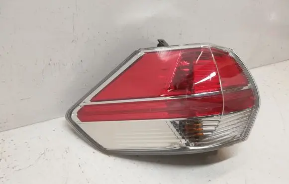 Nissan X-Trail T32 Rear/tail lights 22017939