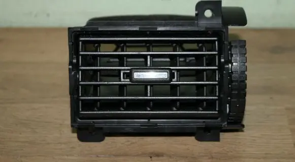 Nissan X-Trail T30 Dashboard side air vent grill/cover trim