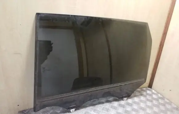 Nissan X-Trail T32 Rear door window glass