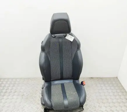 Peugeot 2008 II Front passenger seat 9823918680