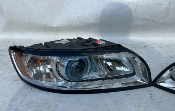 Volvo V50 Headlight/headlamp 31265699