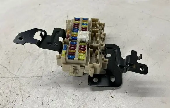 Nissan Rogue Fuse module 4CL0B