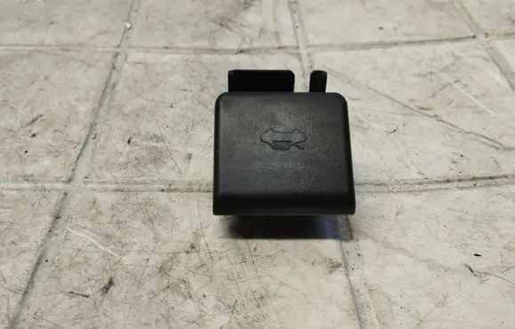 Mazda 3 I Engine bonnet (hood) release handle