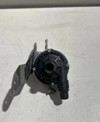 BMW 5 G30 G31 Electric auxiliary coolant/water pump 8651287