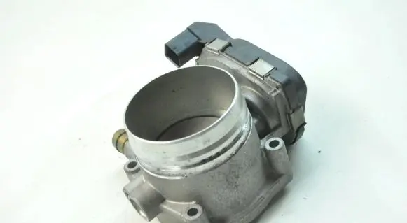 BMW M4 F82 F83 Throttle valve 7597871