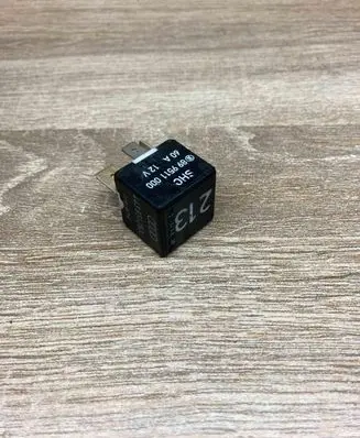 Audi A4 S4 B5 8D Other relay 443951253J 213