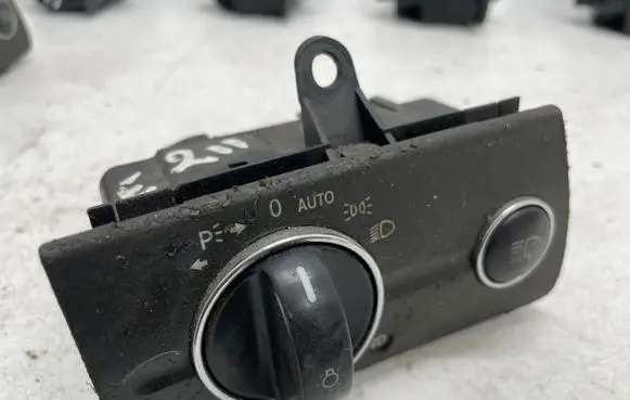 Mercedes-Benz E W211 Light switch 2115450104