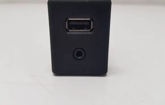 Opel Zafira C USB socket connector 20868798 NAL214316401