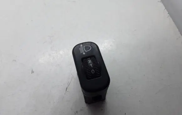 Volkswagen Crafter Headlight level height control switch 9065440131 HVW9065440131 32200105