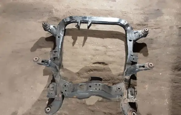 Opel Zafira B Front subframe 713710330591