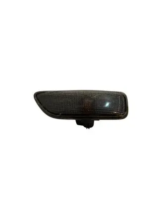 Volvo V70 Front fender indicator light 8658944