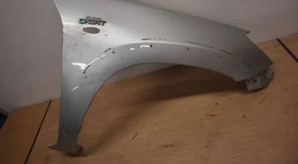 Toyota Corolla Verso E121 Fender