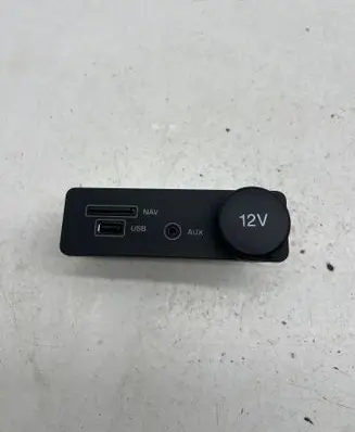 Jaguar XE USB socket connector FK7219C166BC