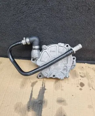Audi A4 S4 B8 8K Vacuum pump 03L145100F