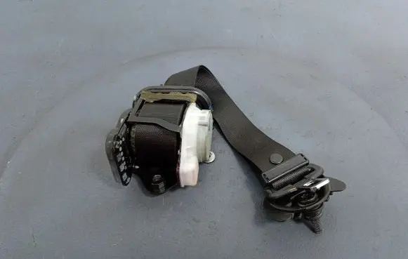 BMW X3 F25 Front seatbelt 7258436