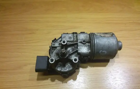 Volkswagen PASSAT B5 Wiper motor 0390241528