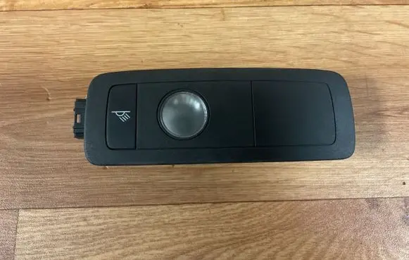 Volkswagen Touareg II Front seat light 7P6947291T 01240021