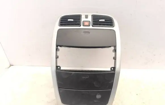 Mitsubishi Space Star Radio/GPS head unit trim MR913608 MR381240