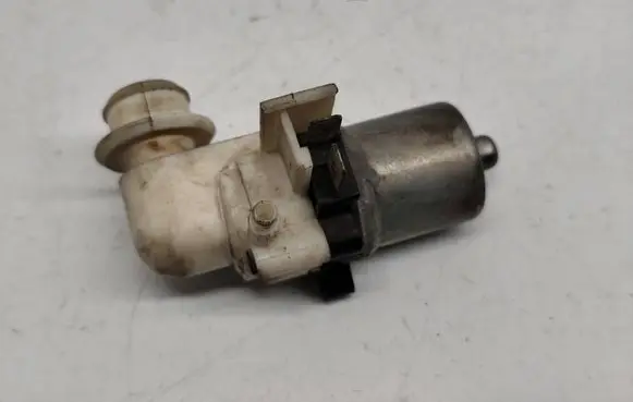 Toyota Avensis Verso Windscreen/windshield washer pump 001107 ISOLATORINO001107