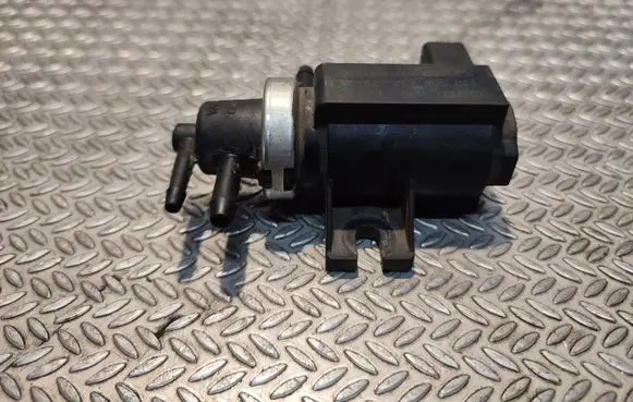 Volkswagen II LT Turbo solenoid valve 1J0906627