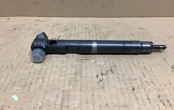 Mercedes-Benz E W212 Fuel injector A6510704987 1308603814872