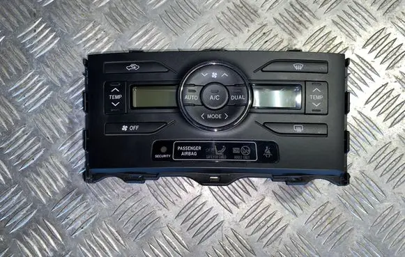 Toyota Auris 150 Climate control unit 5590002300
