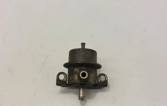 Volkswagen Golf II Fuel pressure regulator 0280160235