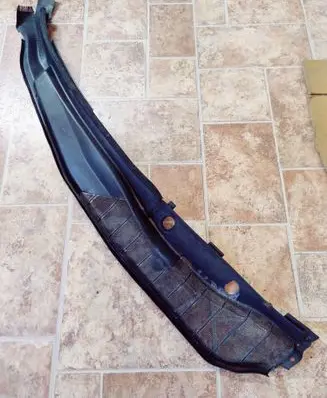 Mercedes-Benz S W126 Wiper trim 1268301213
