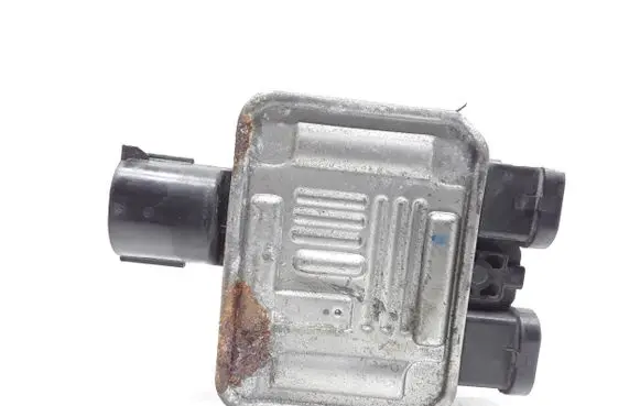 Volvo V40 Cross country Coolant fan relay 940013802
