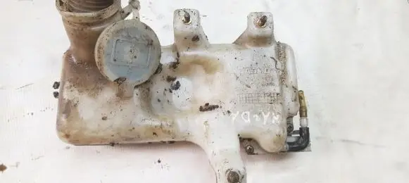 Mazda 626 Windshield washer fluid reservoir/tank 860141219 860141-219