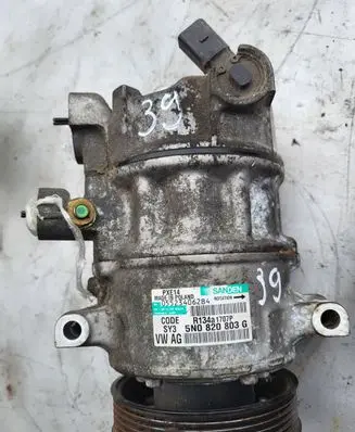 Volkswagen PASSAT B6 Air conditioning (A/C) compressor (pump) 5N0820803G
