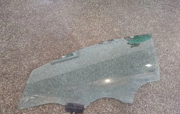 Hyundai i40 Front door window glass four-door