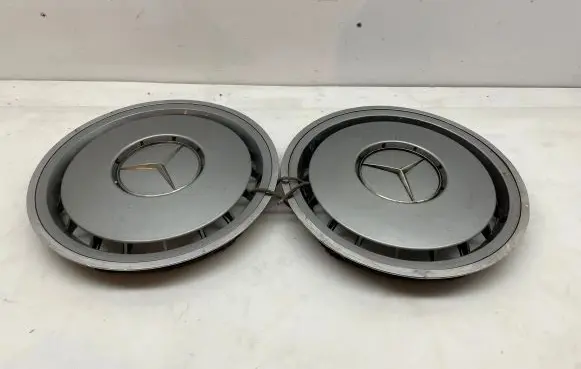 Mercedes-Benz E W124 R15 wheel hub/cap/trim 1244010924 7273200