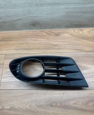 Volkswagen Golf Plus Front bumper lower grill 5M0853665C