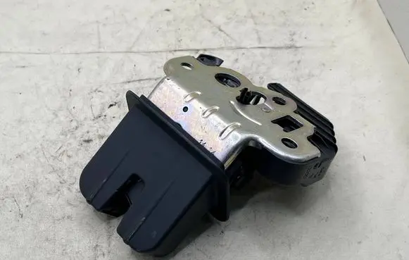 Peugeot 5008 II Rear glass lock/latch T1885 98044803ZD