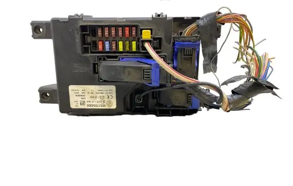 Fiat Grande Punto Fuse module 00517954300 28090658 517954300