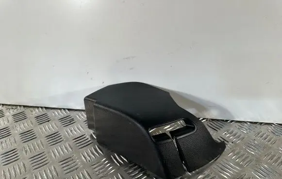 BMW X3 F25 Seat belt trim 9175123