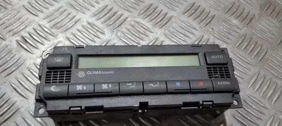 Volkswagen PASSAT B5.5 Climate control unit 3b2907044j 5hb008139-03