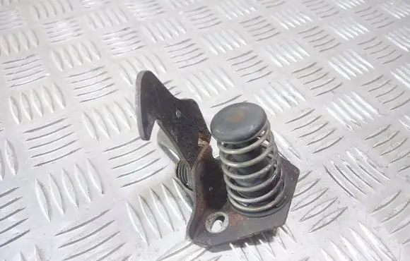BMW 1 E82 E88 Engine bonnet/hood lock/latch loop/hook 