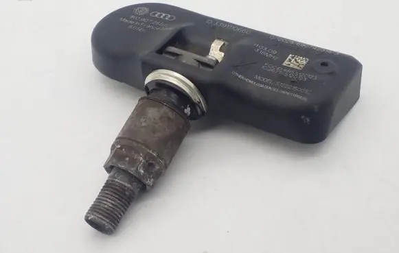 Audi Q5 SQ5 Tire pressure sensor 1K0907255C P028BK2