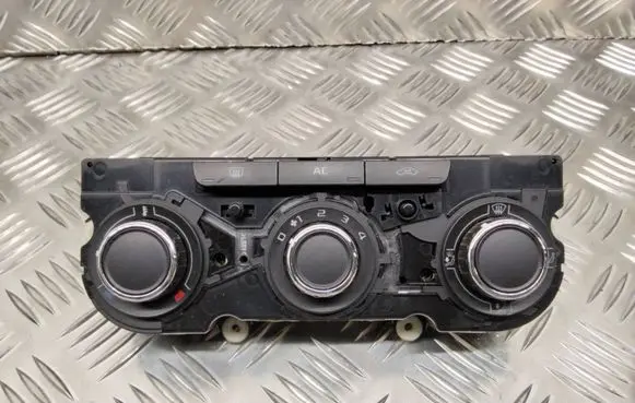 Skoda Yeti (5L) Climate control unit 3T0820047AB 5HB00975250