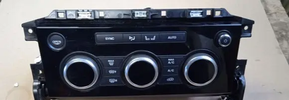Land Rover Discovery 5 Climate control unit HY3204268A