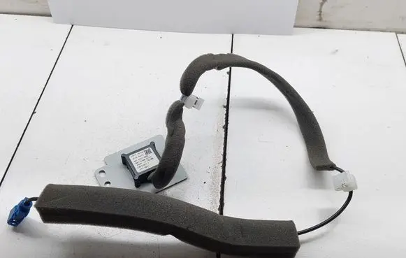 Nissan Navara D23 Aerial GPS antenna 259754KF0A CAE036217