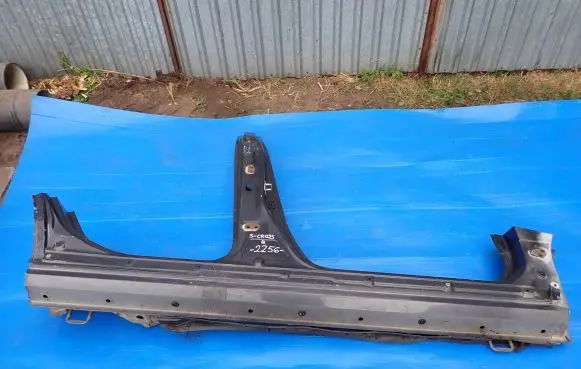 Suzuki SX4 S-Cross Sill