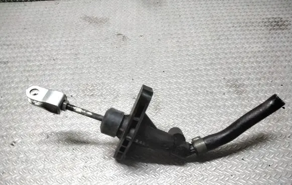 Hyundai Santa Fe Clutch master cylinder