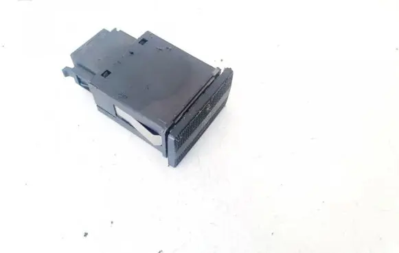 Volkswagen PASSAT B4 Windscreen/window heater switch